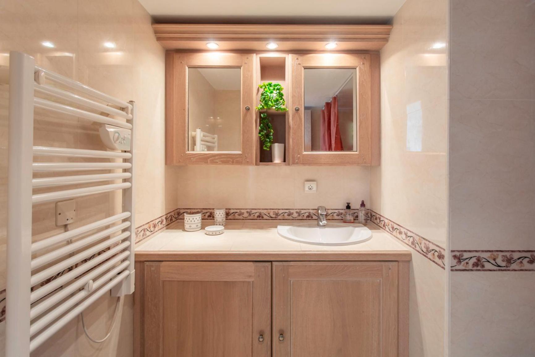 A13 - 1 Bdr Garden Floor Fontonne - Ac, Pool & Parking Appartamento Antibes