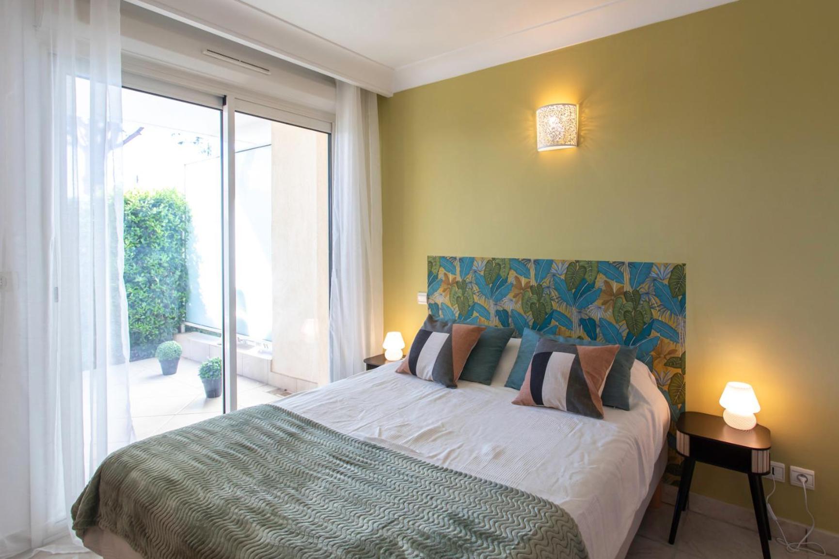 A13 - 1 Bdr Garden Floor Fontonne - Ac, Pool & Parking