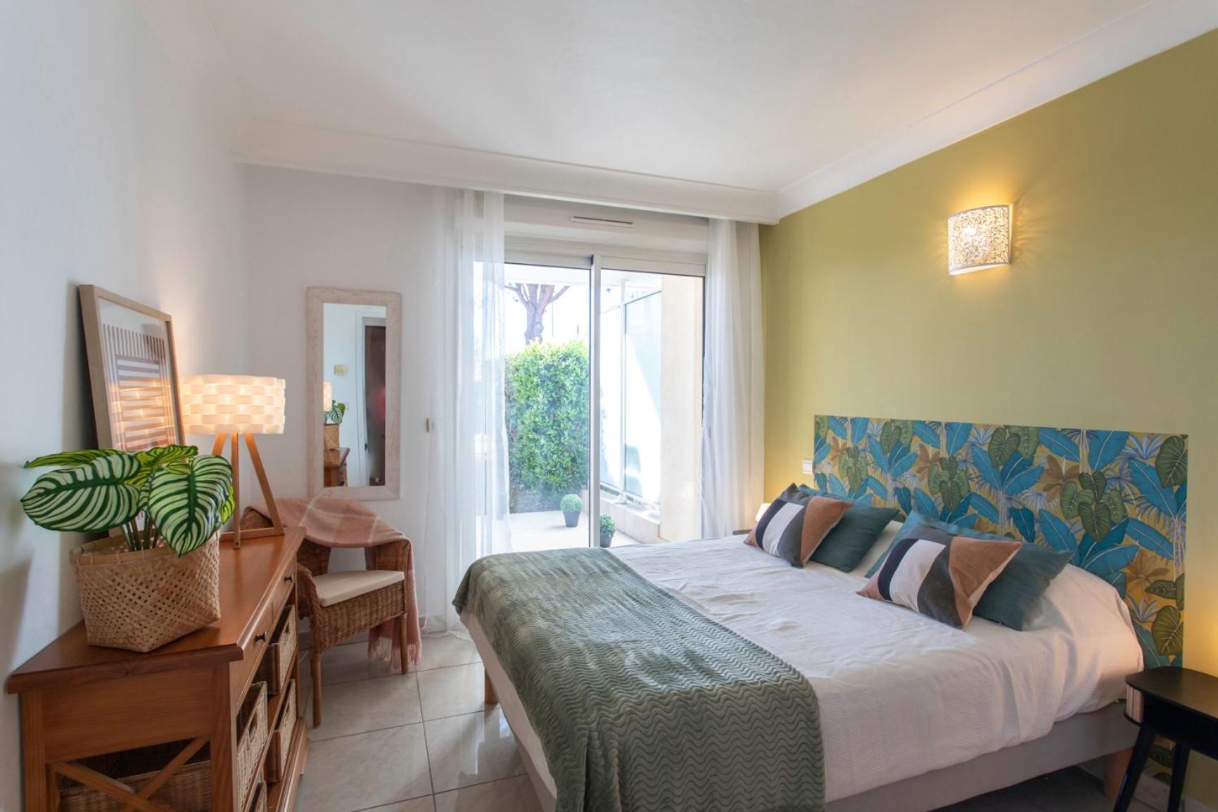 A13 - 1 Bdr Garden Floor Fontonne - Ac, Pool & Parking * Antibes
