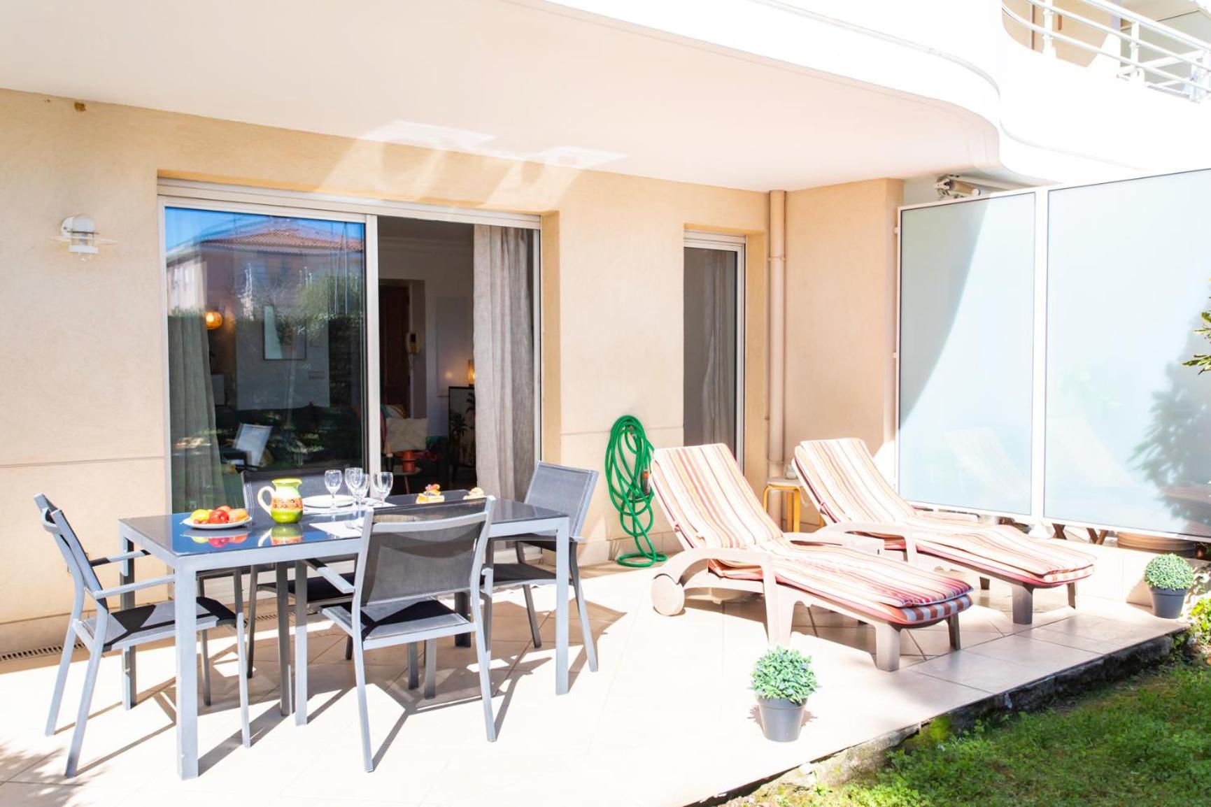 Leilighet A13 - 1 Bdr Garden Floor Fontonne - Ac, Pool & Parking