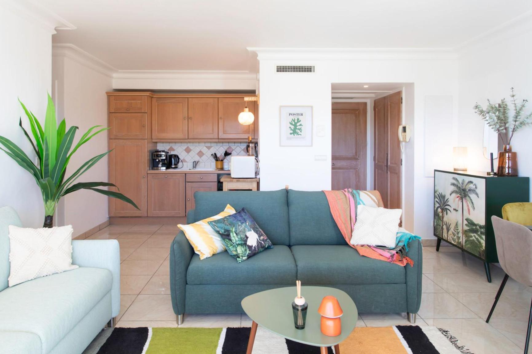 A13 - 1 Bdr Garden Floor Fontonne - Ac, Pool & Parking Antibes